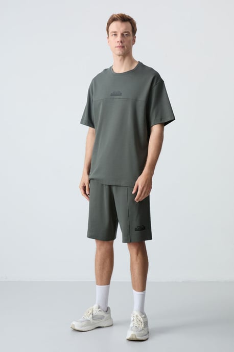 Herren Oversized T-Shirt und Shorts Set - Image 1