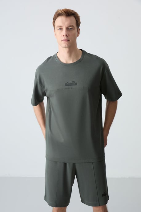 Herren Oversized T-Shirt und Shorts Set - Image 2