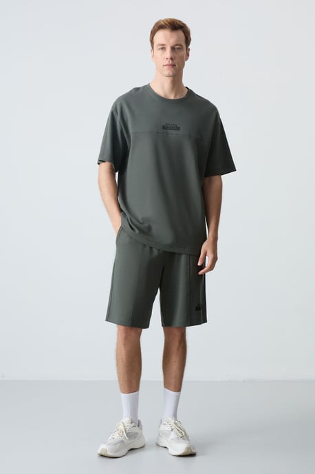 Herren Oversized T-Shirt und Shorts Set - Image 4