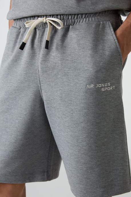 Übergroßes T-Shirt mit kurzen Ärmeln und Shorts-Set - Image 3