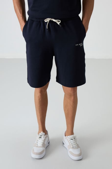 Oversized T-Shirt mit kurzen Ärmeln und Shorts-Set - Image 5