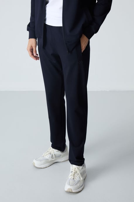 Herren Sweatshirt mit Reißverschlusskragen und Hose Set - Image 4