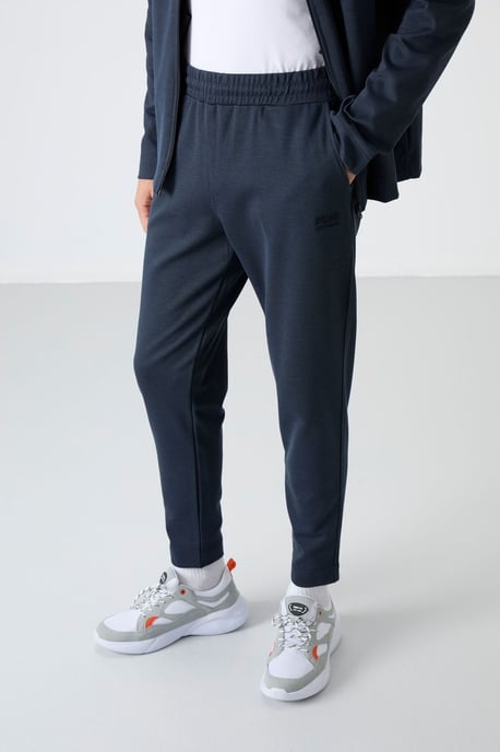 Herren Sweatshirt mit Reißverschlusskragen und Hose Set - Image 3