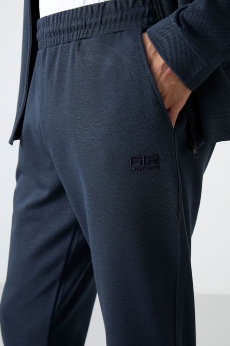Herren Sweatshirt mit Reißverschlusskragen und Hose Set - Image 4