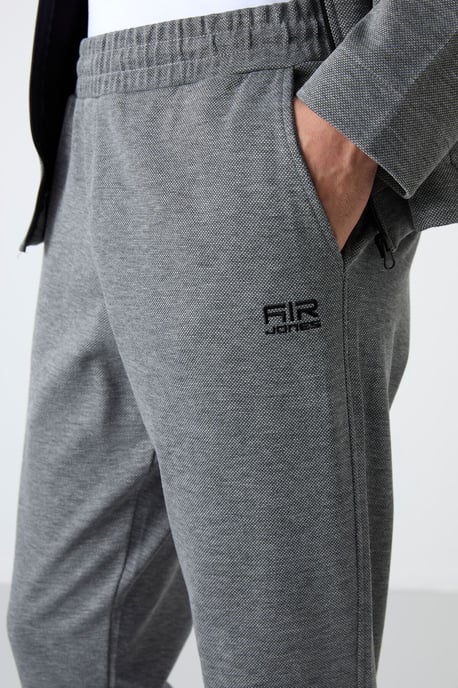 Herren Sweatshirt mit Reißverschlusskragen und Hose Set - Image 6