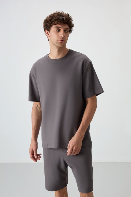 Oversized T-Shirt und Shorts Set - Image 2