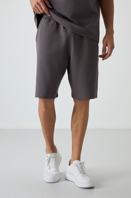Oversized T-Shirt und Shorts Set - Image 3