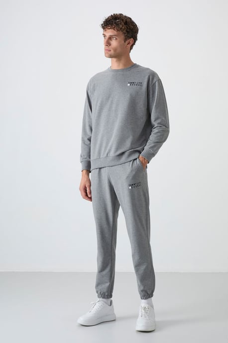 Herren Oversized Sweatshirt- und Hose-Set - Image 3