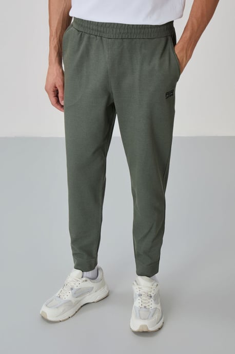 Herren Sweatshirt-Set mit Reißverschlusskragen und Hose - Image 3