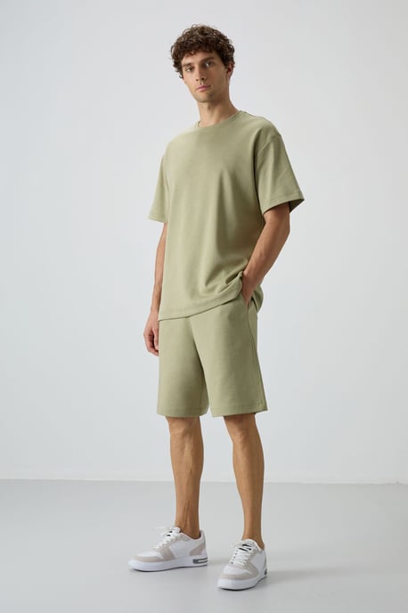 Übergrößen T-Shirt und Shorts Set - Image 1