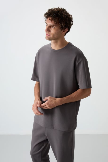 Herren Oversized T-Shirt und Hose Set - Image 2