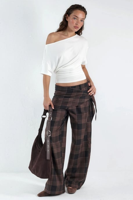 Asymmetrisches Halsweiches Viskose-Stricktop - Image 4