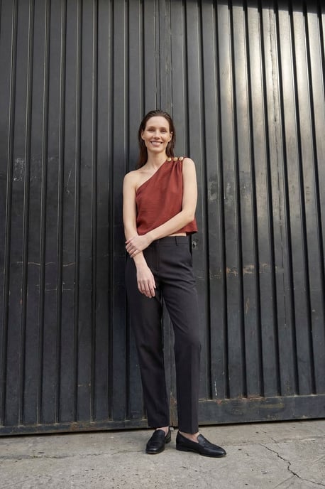Asymmetrisches Kragen ärmelloses Chiffon-Top - Image 2