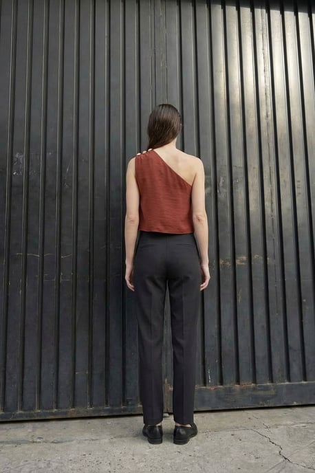 Asymmetrisches Kragen ärmelloses Chiffon-Top - Image 4