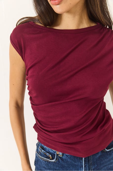 Figurbetonte ärmellose Rundhalsbluse - Image 6