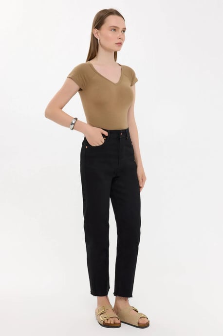 Basic Kurzarm V-Ausschnitt T-Shirt - Image 3