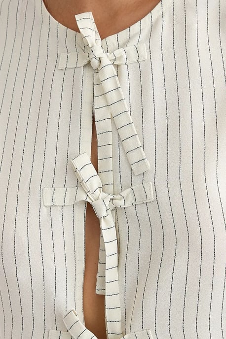 Gestreifte ärmellose Bluse mit Rundhalsausschnitt - Image 6