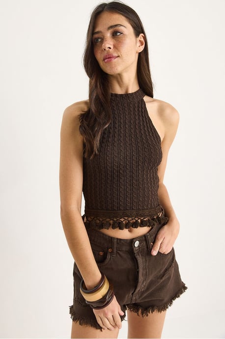 Strukturierte Halterneck-Fitted-Crop-Bluse - Image 2