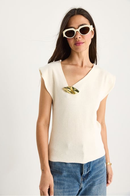 Texturierte V-Ausschnitt ärmellose Bluse mit Accessoire-Detail - Image 3