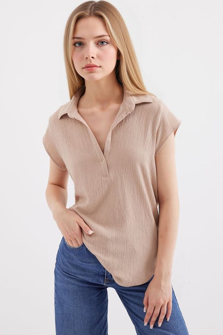 Strukturierte Polohemd-Bluse mit Knopfverschluss - Image 1
