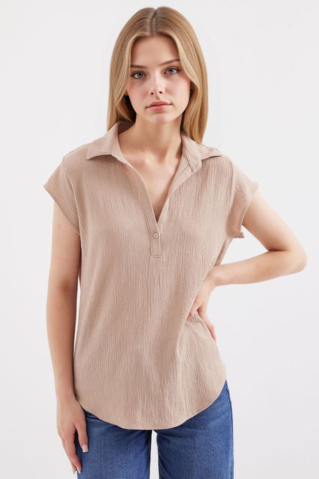 Strukturierte Polohemd-Bluse mit Knopfverschluss - Image 3