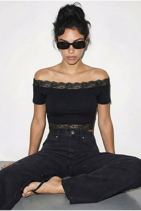 Schulterfreie, spitzenverzierte Crop-Bluse - Image 3