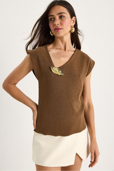Texturierte V-Ausschnitt ärmellose Bluse mit Accessoire-Detail - Image 1