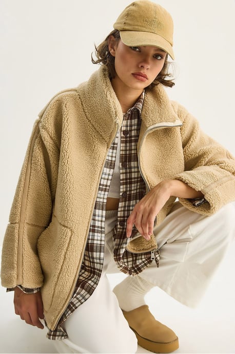 Überdimensionale Plüschjacke mit Taschen - Image 1
