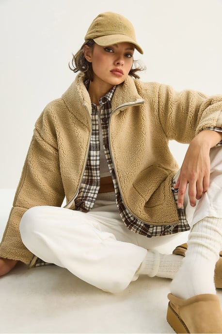 Überdimensionale Plüschjacke mit Taschen - Image 2