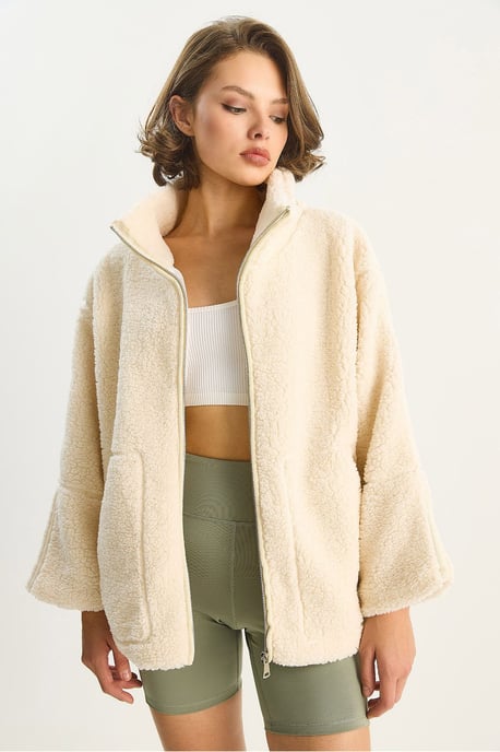 Übergroße Plüschjacke mit Taschen - Image 5