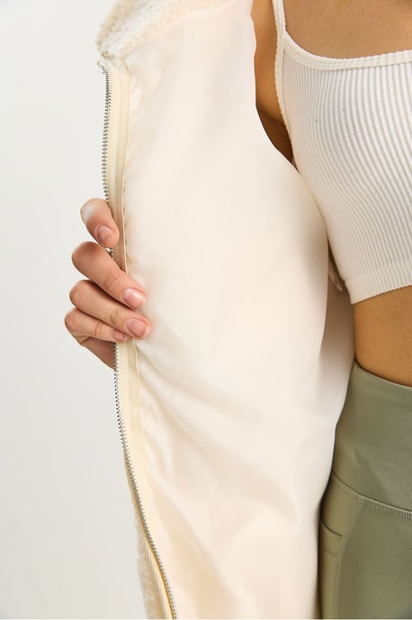 Übergroße Plüschjacke mit Taschen - Image 6