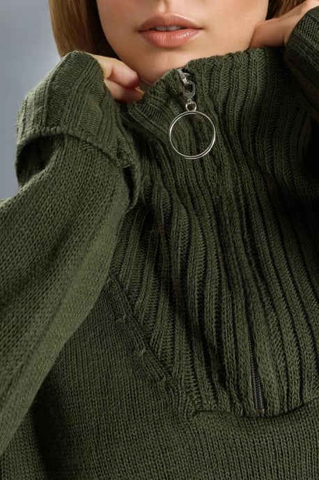 Übergroßer Rippstrickpullover mit Reißverschlusskragen - Image 5