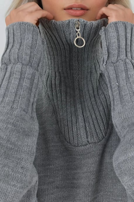Übergroßer Rippstrickpullover mit Reißverschlusskragen - Image 4