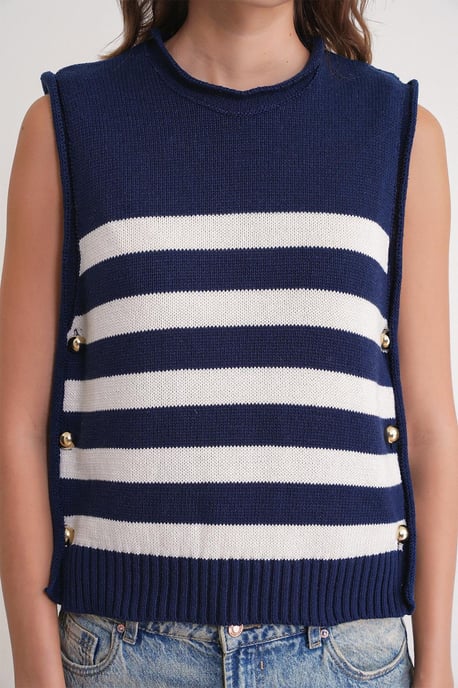 Gestreiftes Strickoberteil mit Knopfdetails - Image 4