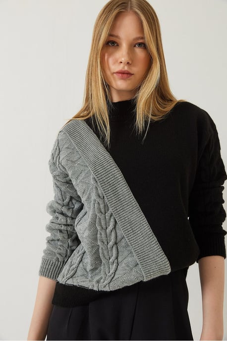 Musteriger halbhoch geschlossener Rippstrickpullover - Image 4