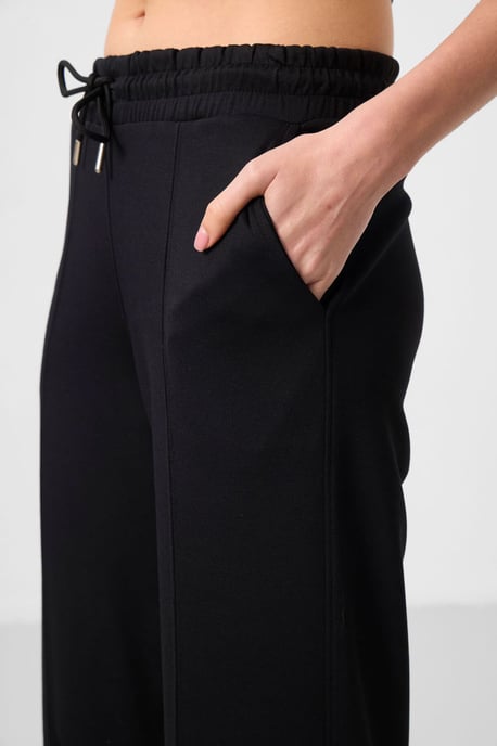 Texturierte Palazzo-Hose mit weitem Bein und Kordelzugbund - Image 4