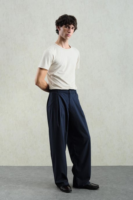 Faltige gestreifte Gabardine-Hosen - Image 4
