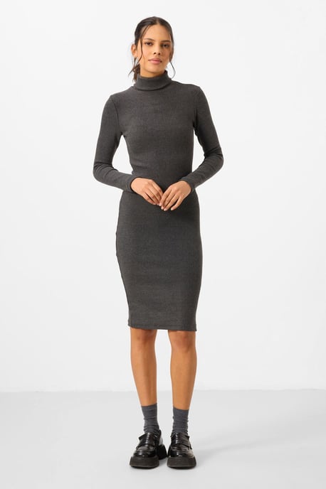 Rippstrick-Turtleneck Midi-Kleid - Image 3