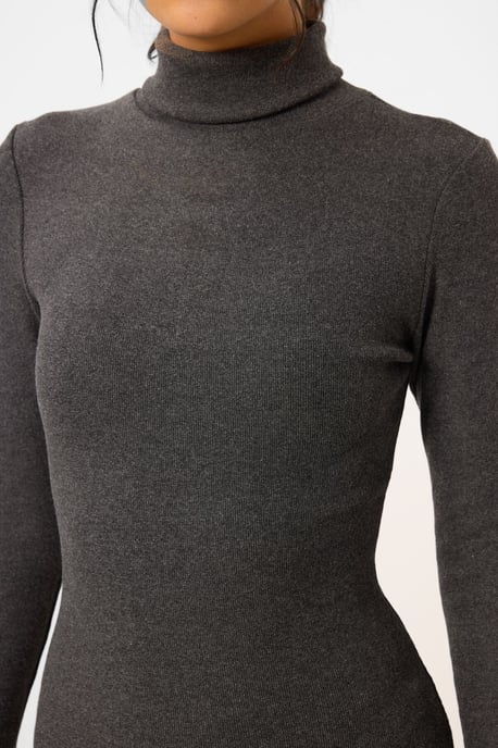 Rippstrick-Turtleneck Midi-Kleid - Image 5