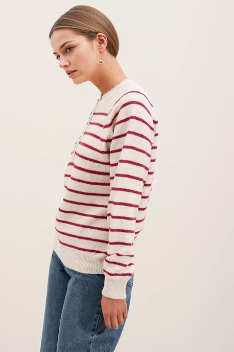 Gestreifter Strickpullover mit Knopfverschluss - Image 2