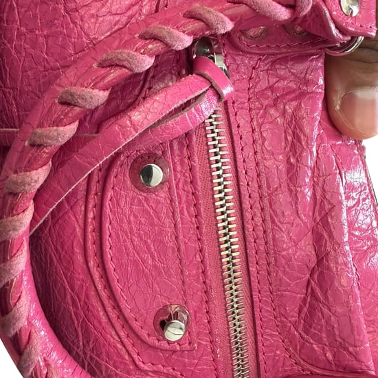 Balenciaga Small Classic City Studs Tasche aus rosafarbenem Leder - Image 5