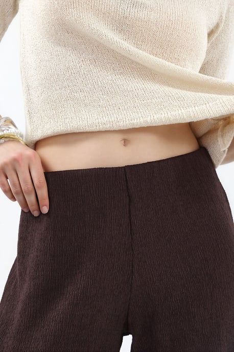 Hochtaillierte gerade Crepe-Hosen mit Schlitz - Image 3
