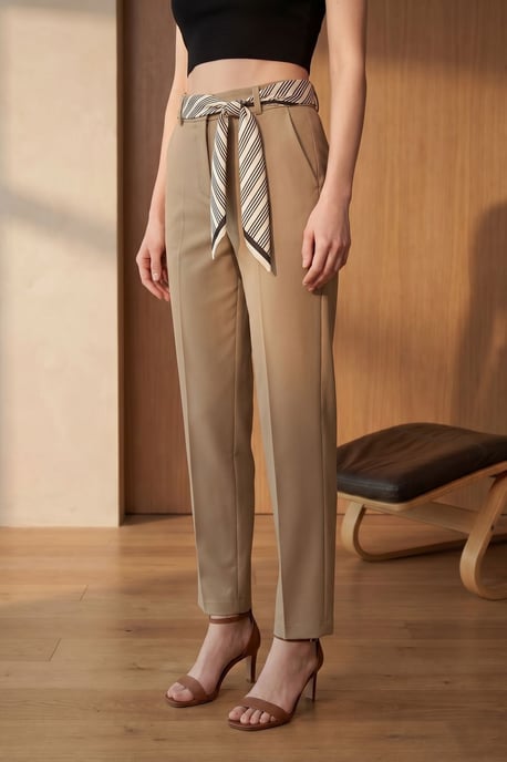 Hoch taillierte gerade Crepe-Hosen mit Gürtel - Image 3