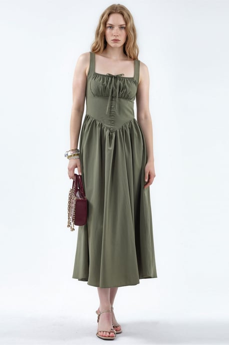 Midi-Kleid mit quadratischem Kragen und Knopfdetails - Image 5