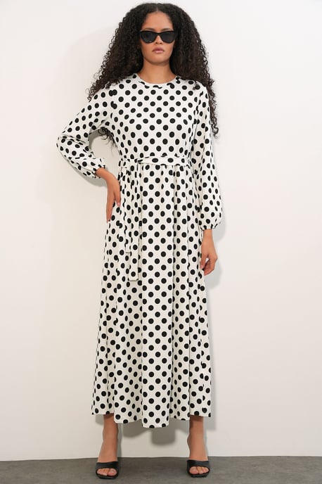 Blumen-Maxi-Strickkleid mit Crew-Neck und Schleifendetail - Image 4