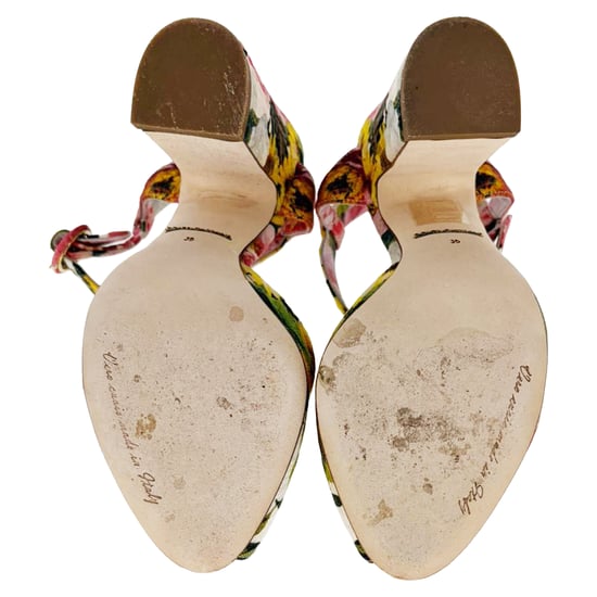 Dolce & Gabbana Floral-Print Peeptoe Sandalen in mehrfarbigem Canvas - Image 5