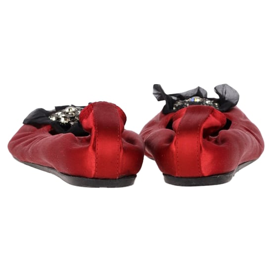 Lanvin Ballerinas mit Broschenverzierung aus rotem Satin - Image 5