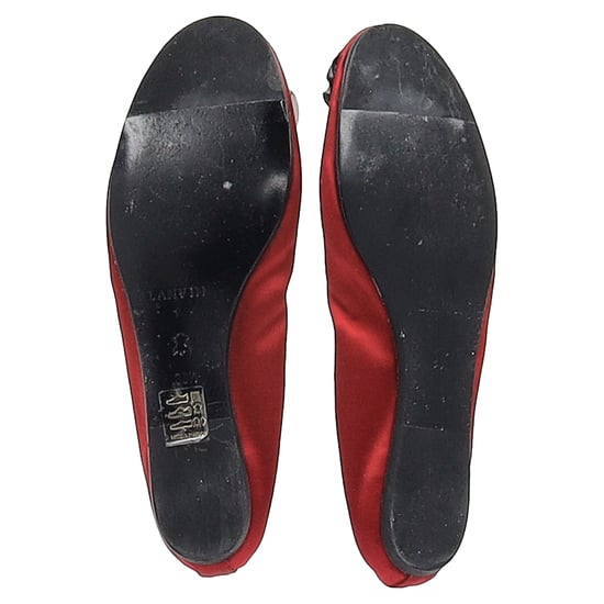 Lanvin Ballerinas mit Broschenverzierung aus rotem Satin - Image 6