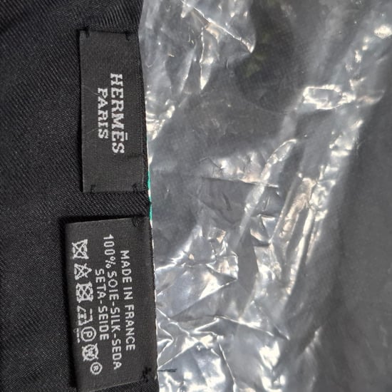 Hermès Twillon Jeu De Soie Grau Schwarz Twilly-Schal aus mehrfarbiger Seide - Image 3