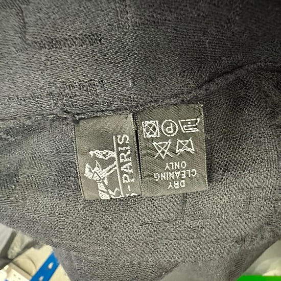 Hermès H Logo Akzent Schal aus schwarzer Kaschmir - Image 5